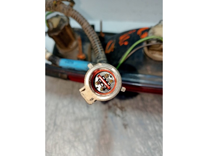 Recambio de piloto trasero izquierdo para ford explorer 4.0 v6 cat referencia OEM IAM   