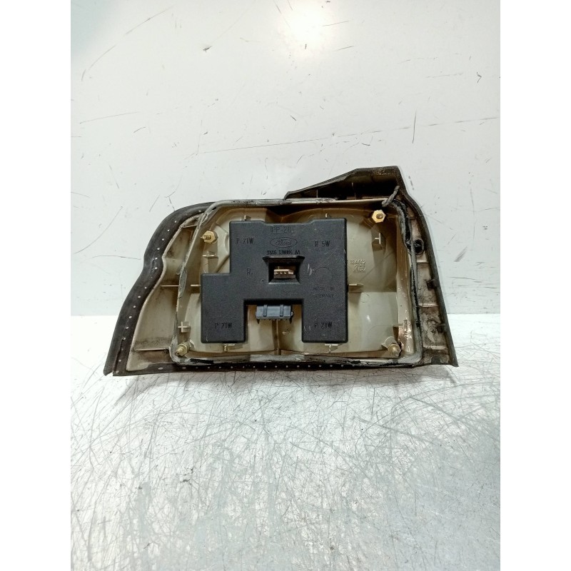 Recambio de piloto trasero derecho para ford escort berl./turnier 1.8 turbodiesel cat referencia OEM IAM   