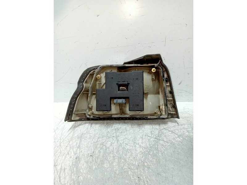 Recambio de piloto trasero derecho para ford escort berl./turnier 1.8 turbodiesel cat referencia OEM IAM   