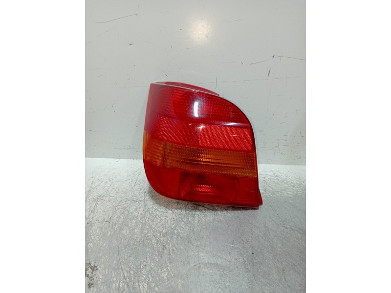 Recambio de piloto trasero izquierdo para ford fiesta berl./courier 1.1 referencia OEM IAM   