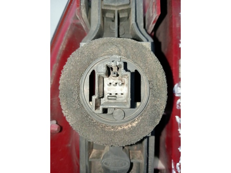 Recambio de piloto trasero derecho para ford focus berlina (cak) referencia OEM IAM    Recambio de piloto trasero derecho para ford focus berlina (cak) referencia OEM IAM