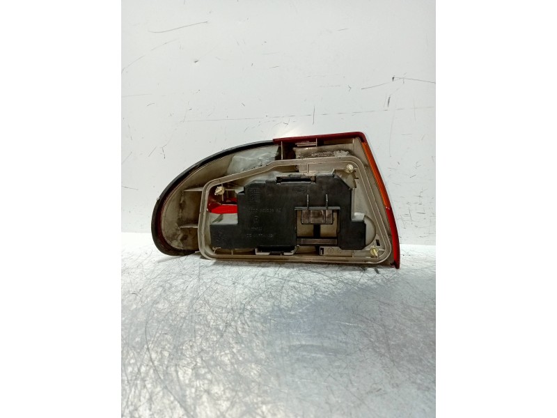 Recambio de piloto trasero derecho para ford mondeo berlina/familiar (fd) 1.8 16v cat referencia OEM IAM   