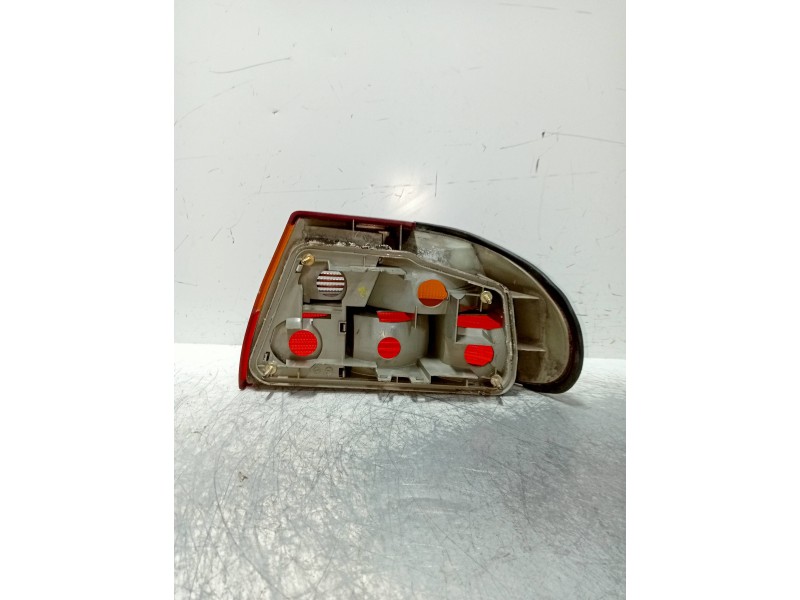 Recambio de piloto trasero izquierdo para ford mondeo berlina/familiar (fd) 1.8 16v cat referencia OEM IAM   