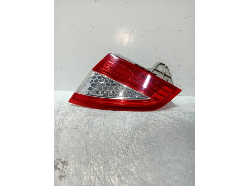 Recambio de piloto trasero derecho interior para ford mondeo ber. (ca2) ghia x referencia OEM IAM   