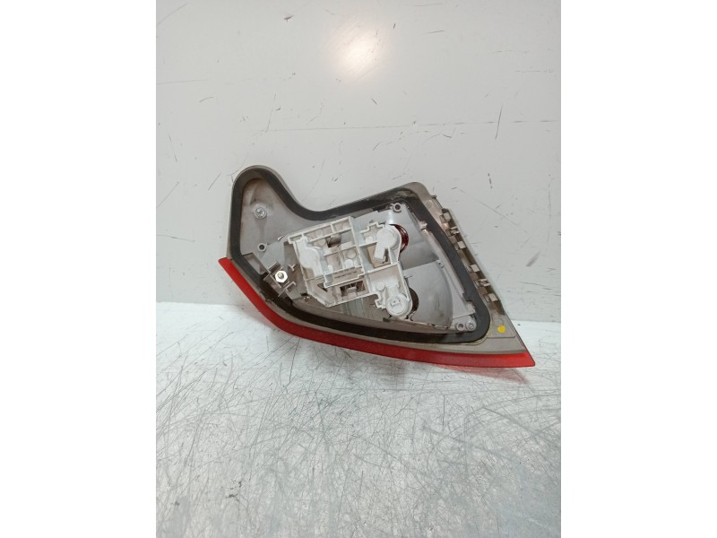 Recambio de piloto trasero derecho interior para ford mondeo ber. (ca2) ghia x referencia OEM IAM   