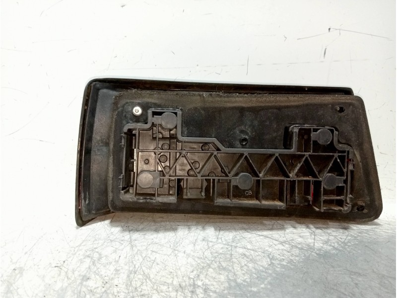 Recambio de piloto trasero derecho para ford orion referencia OEM IAM   