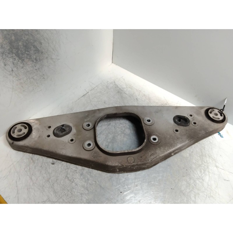 Recambio de soporte brazo suspension trasero izquierdo para mercedes clase e (w211) berlina 3.0 cdi cat referencia OEM IAM 23035