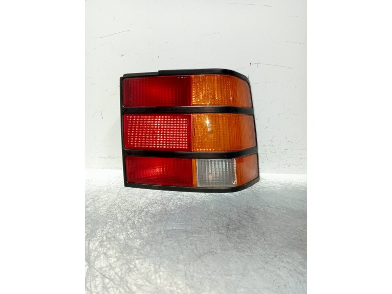 Recambio de piloto trasero derecho para ford scorpio referencia OEM IAM   