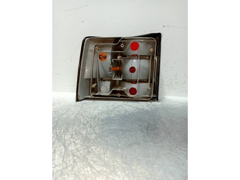 Recambio de piloto trasero derecho para ford scorpio referencia OEM IAM   