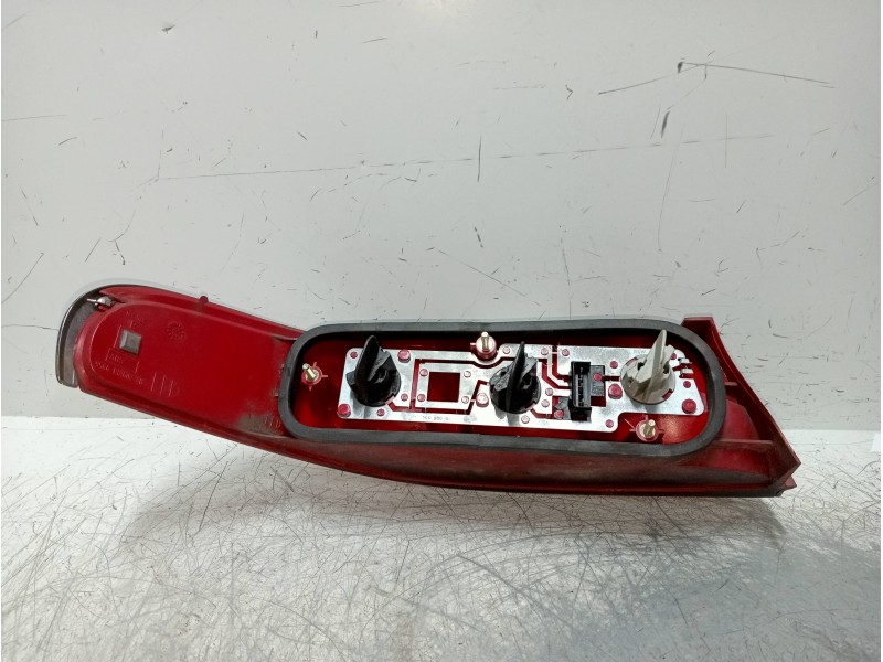 Recambio de piloto trasero derecho para ford scorpio berl./turnier referencia OEM IAM   