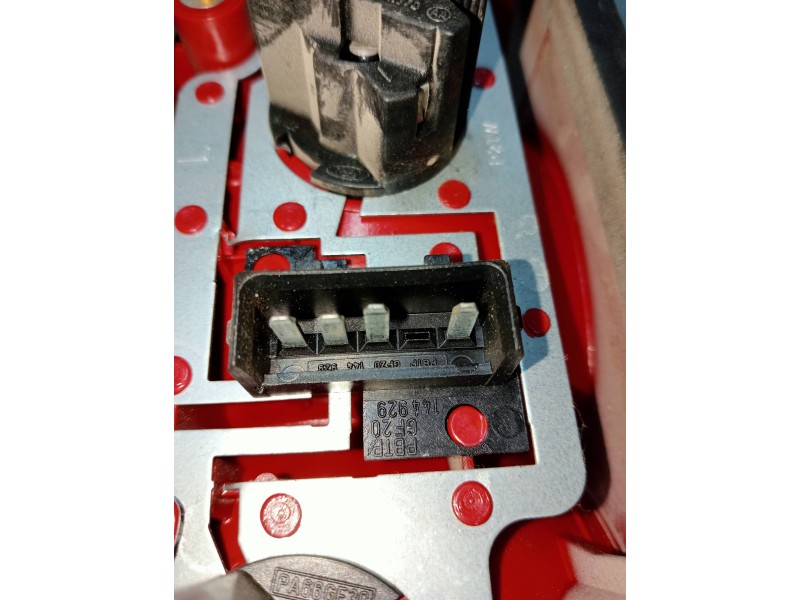 Recambio de piloto trasero izquierdo para ford scorpio berl./turnier 24v ghia berlina referencia OEM IAM   