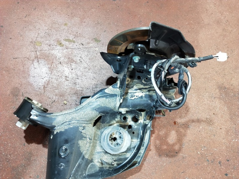 Recambio de puente trasero para mazda 3 berlina (bp) evolution referencia OEM IAM   DISCO/ABS