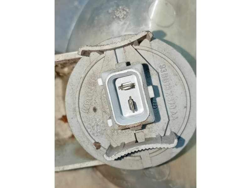 Recambio de piloto delantero derecho para ford fiesta berl./courier 1.1 cat referencia OEM IAM    Recambio de piloto delantero derecho para ford fiesta berl./courier 1.1 cat referencia OEM IAM