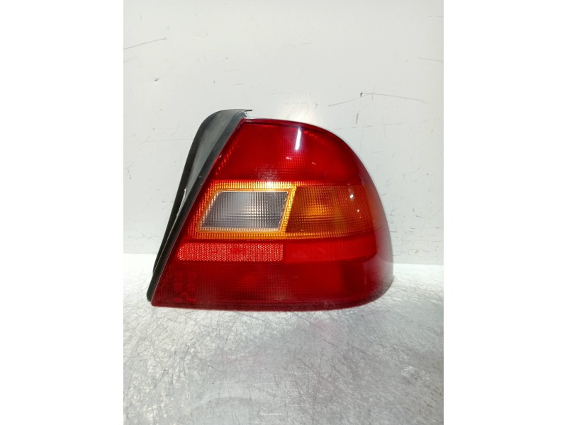 Recambio de piloto trasero derecho para honda civic berlina .5 (ma/mb) 1.5 cat referencia OEM IAM   