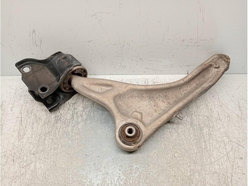 Recambio de brazo suspension inferior delantero derecho para land rover evoque dynamic referencia OEM IAM BJ323A052  