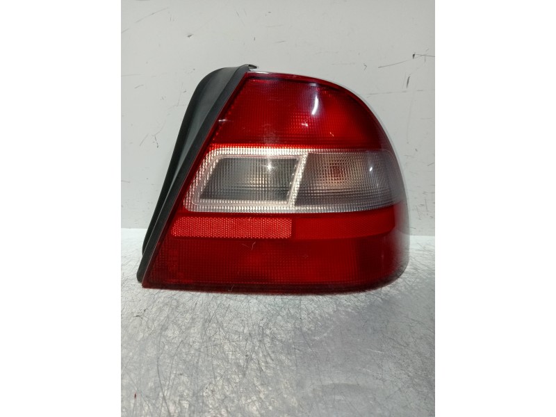 Recambio de piloto trasero derecho para honda civic berlina .5 (ma/mb) 1.5 ls (mb3) referencia OEM IAM   