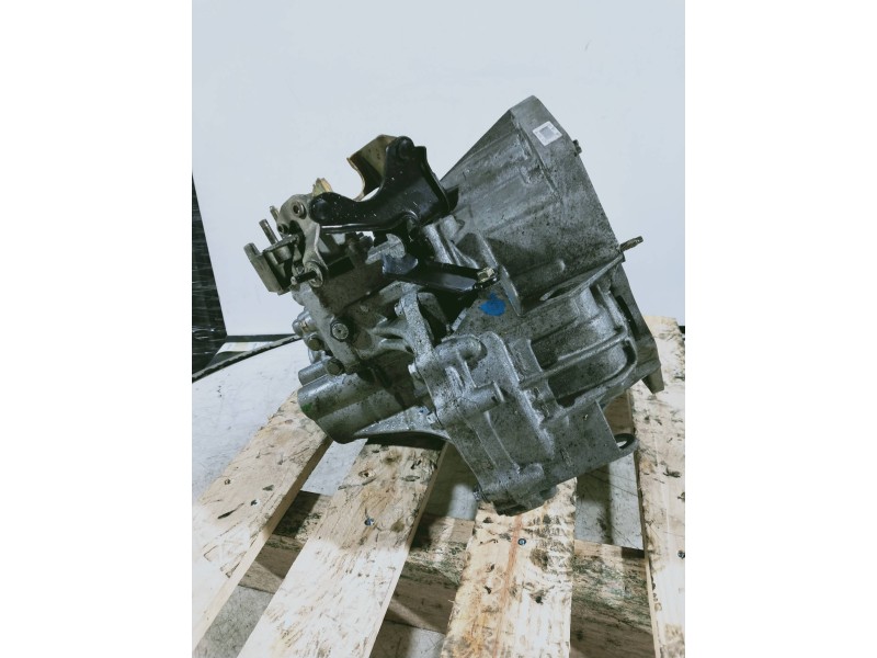 Recambio de caja cambios para nissan primera berlina (p12) acenta referencia OEM IAM ND0102 A001183 6V