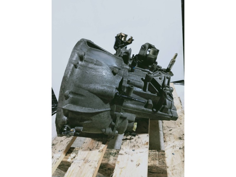 Recambio de caja cambios para nissan primera berlina (p12) acenta referencia OEM IAM ND0102 A001183 6V