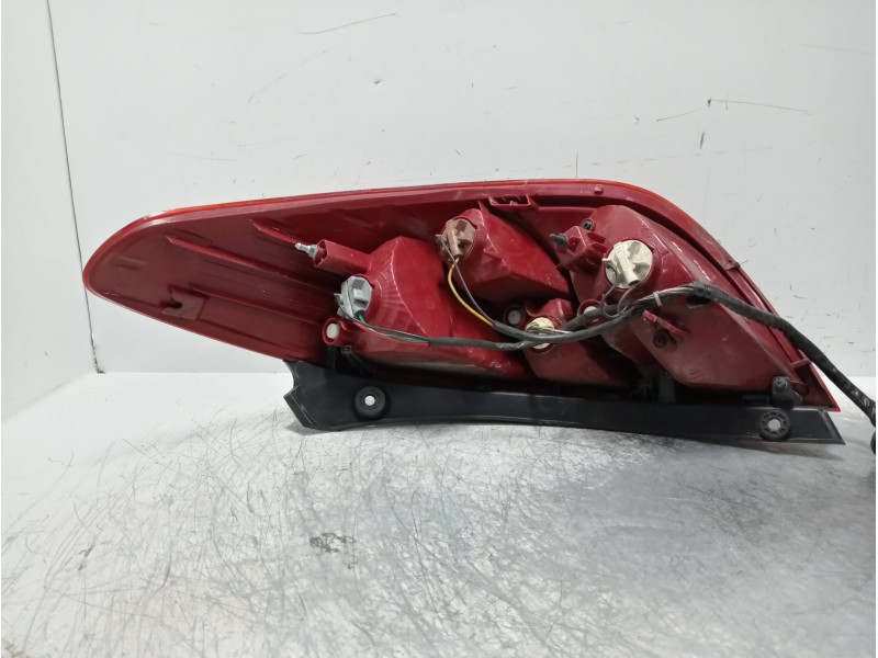 Recambio de piloto trasero izquierdo para hyundai i20 1.2 cat referencia OEM IAM 924011J000  