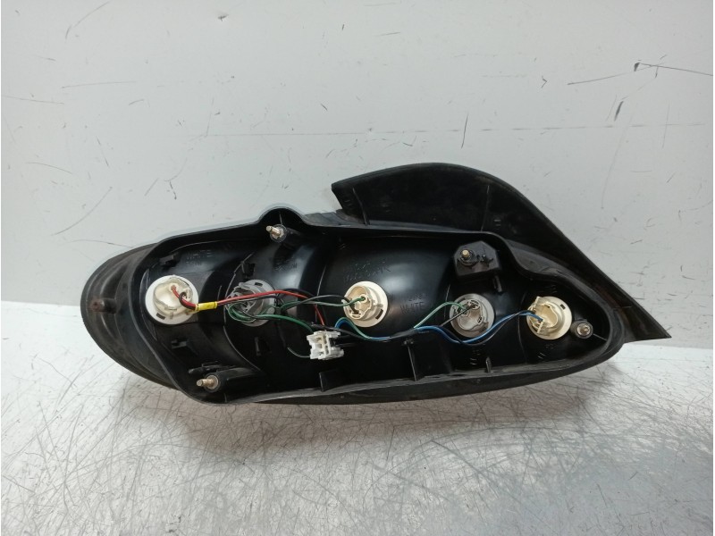 Recambio de piloto trasero derecho para hyundai lantra familiar (rd) 1.9 diesel cat referencia OEM IAM   