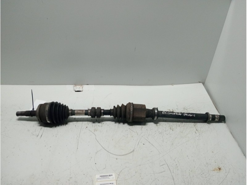 Recambio de transmision delantera derecha para nissan primera berlina (p12) acenta referencia OEM IAM 438100  