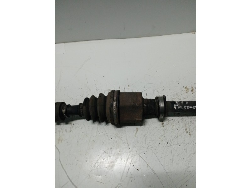 Recambio de transmision delantera derecha para nissan primera berlina (p12) acenta referencia OEM IAM 438100  