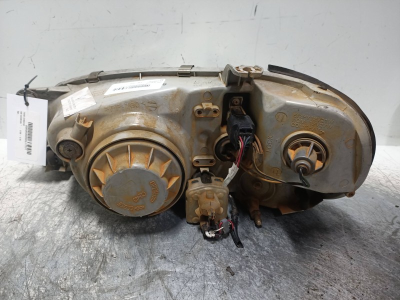 Recambio de faro derecho para kia carnival referencia OEM IAM   