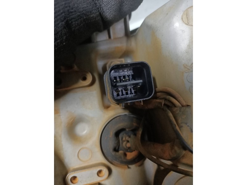 Recambio de faro derecho para kia carnival referencia OEM IAM   