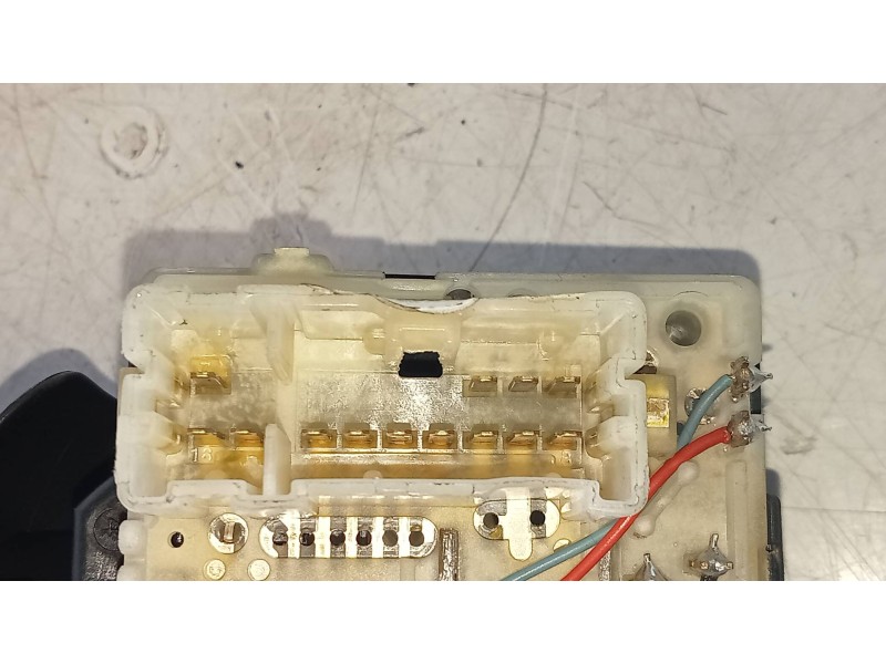 Recambio de mando limpia para renault captur helly hansen referencia OEM IAM 255675887R  