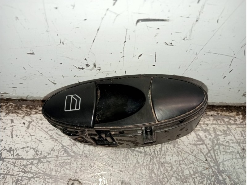 Recambio de mando elevalunas delantero derecho para mercedes clase e (w211) familiar 320 t cdi (211.226) referencia OEM IAM A211