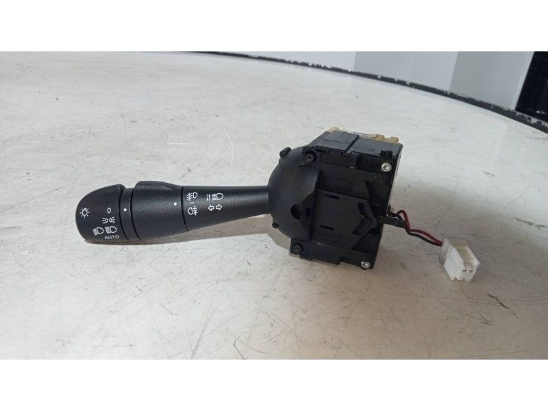 Recambio de mando luces para renault captur helly hansen referencia OEM IAM 255675887R  