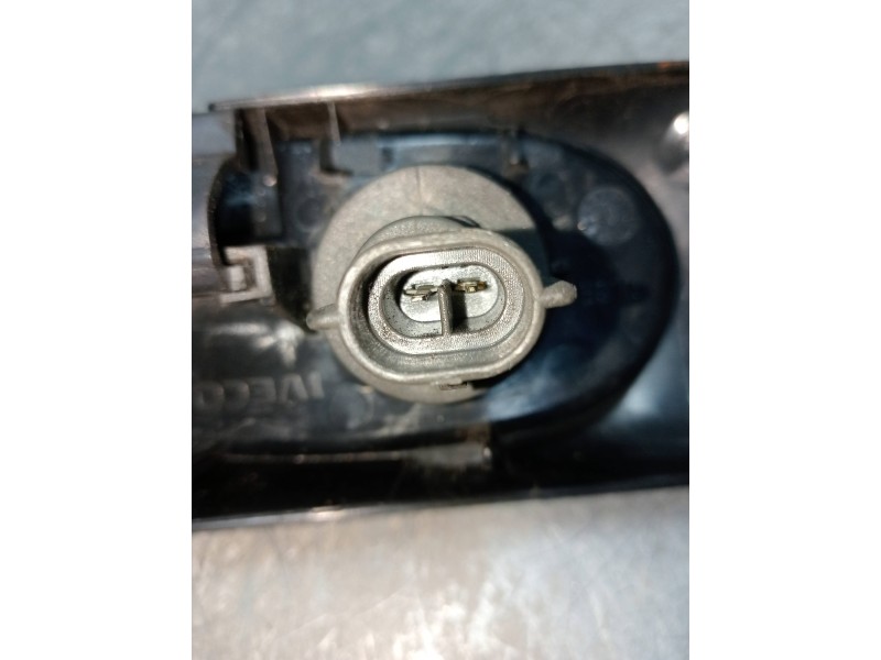 Recambio de piloto lateral izquierdo para iveco daily caja cerrada (1999 =>) 2.8 diesel cat referencia OEM IAM   