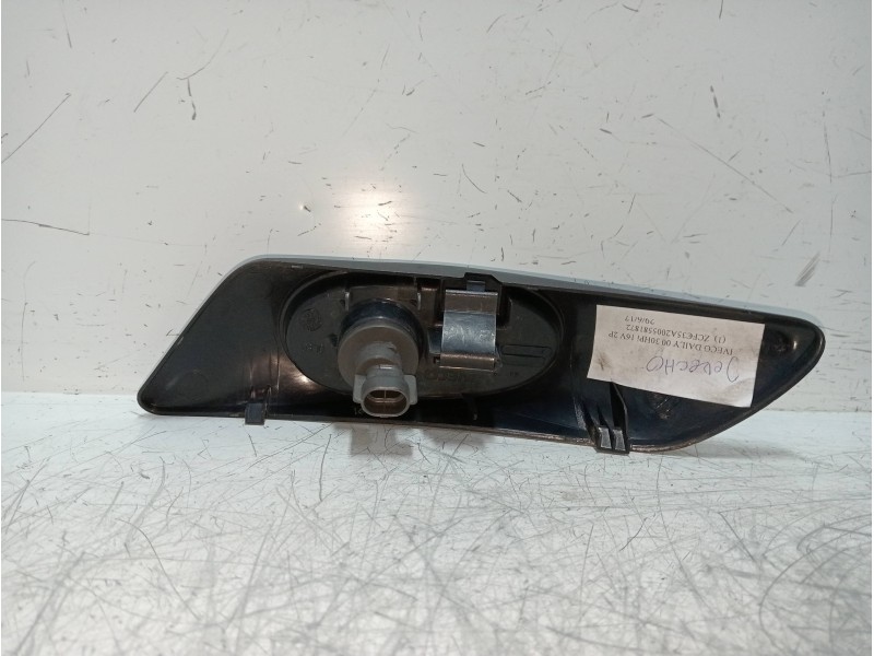 Recambio de piloto lateral derecho para iveco daily caja cerrada (1999 =>) 3.0 diesel cat referencia OEM IAM   