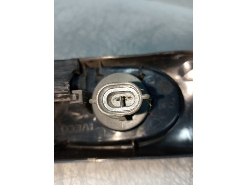 Recambio de piloto lateral izquierdo para iveco daily caja cerrada (1999 =>) 3.0 diesel cat referencia OEM IAM   