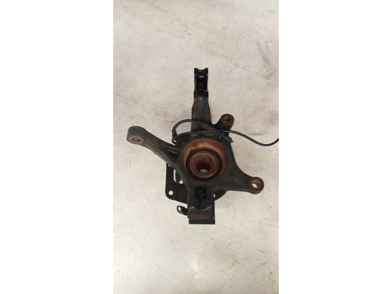 Recambio de mangueta delantera izquierda para renault captur helly hansen referencia OEM IAM 400159304R  