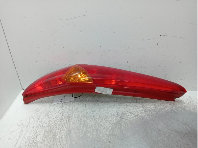 Recambio de piloto trasero izquierdo para fiat punto berlina (188) 1.2 8v referencia OEM IAM    Recambio de piloto trasero izquierdo para fiat punto berlina (188) 1.2 8v referencia OEM IAM