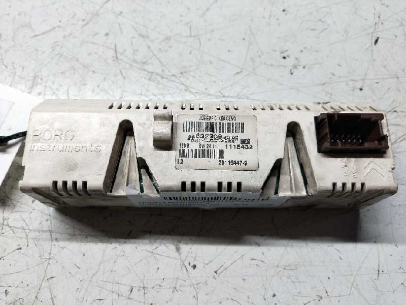 Recambio de pantalla multifuncion para citroen c4 berlina vtr plus referencia OEM IAM 966323098000  