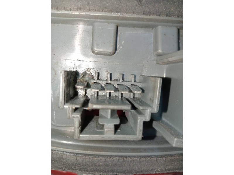 Recambio de piloto trasero izquierdo para fiat punto berlina (188) 1.2 8v referencia OEM IAM    Recambio de piloto trasero izquierdo para fiat punto berlina (188) 1.2 8v referencia OEM IAM