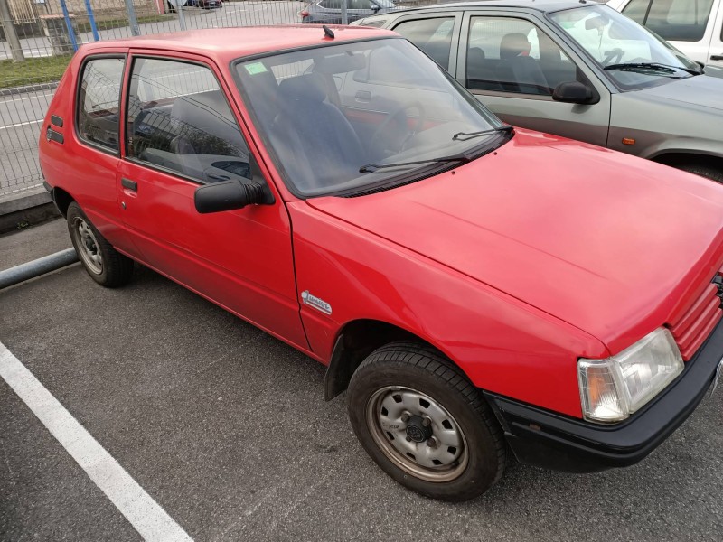 peugeot 205 berlina del año 1993