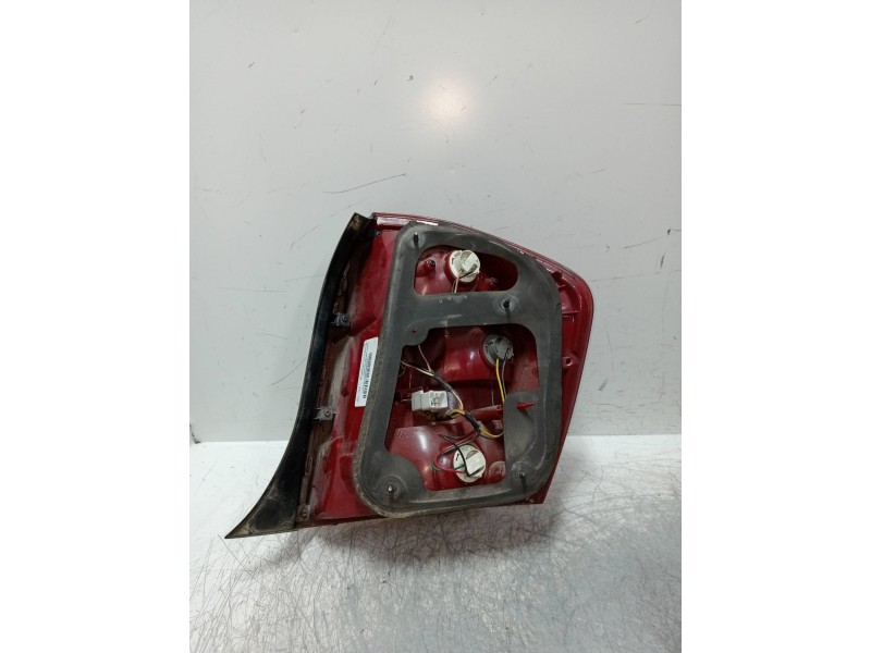 Recambio de piloto trasero izquierdo para kia cerato 2.0 turbodiesel cat referencia OEM IAM   