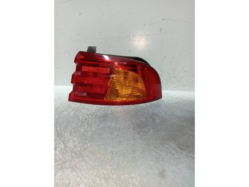 Recambio de piloto trasero derecho para kia magentis 2.5 v6 cat referencia OEM IAM   