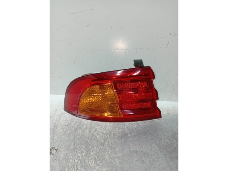 Recambio de piloto trasero izquierdo para kia magentis 2.5 v6 cat referencia OEM IAM   