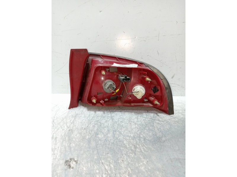 Recambio de piloto trasero izquierdo para kia magentis 2.5 v6 cat referencia OEM IAM   