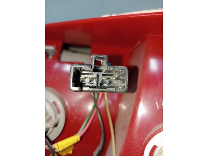 Recambio de piloto trasero izquierdo para kia magentis 2.5 v6 cat referencia OEM IAM   