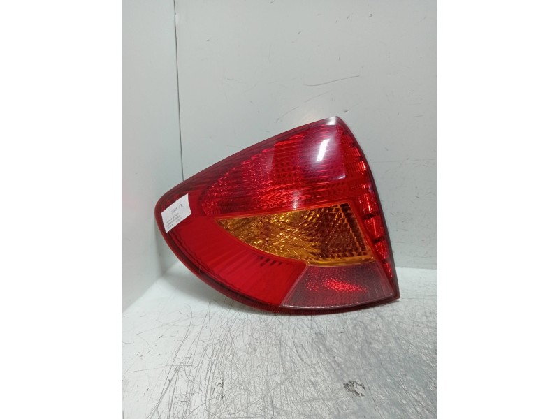 Recambio de piloto trasero derecho para kia rio ls berlina (5-ptas.) referencia OEM IAM   