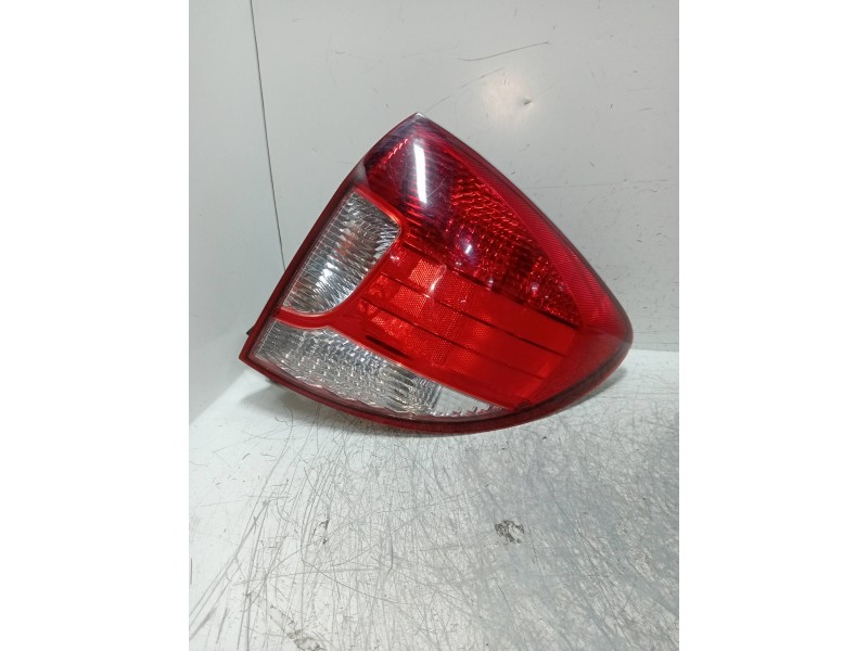 Recambio de piloto trasero derecho para kia rio 1.3 cat referencia OEM IAM   