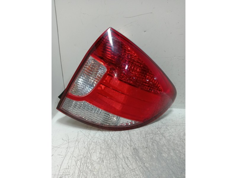 Recambio de piloto trasero derecho para kia rio ls berlina (5-ptas.) referencia OEM IAM   