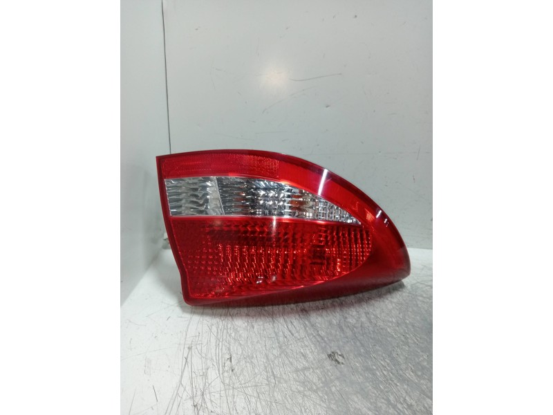 Recambio de piloto trasero izquierdo para kia rio 1.3 cat referencia OEM IAM   