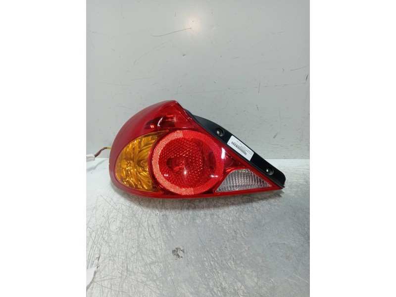 Recambio de piloto trasero izquierdo para kia sephia ll 1.6 cat referencia OEM IAM   