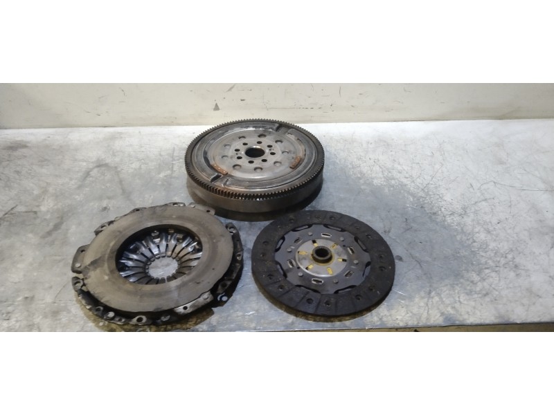 Recambio de kit embrague para opel astra j lim. 4türig business referencia OEM IAM   